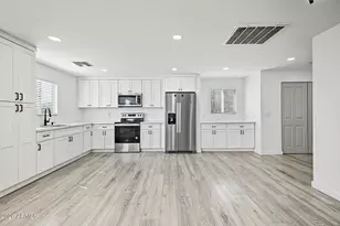 1332 E Campbell Ave, Phoenix, AZ 85014 - Photo 10