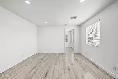 1332 E Campbell Avenue, Phoenix, AZ 85014 - Photo 8