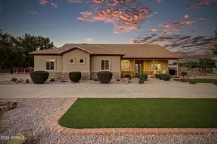 1744 E Country Ln, Gilbert, AZ 85298 - Photo 4