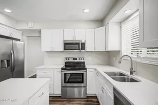 7710 N 7th Ave, Phoenix, AZ 85021 - Photo 16