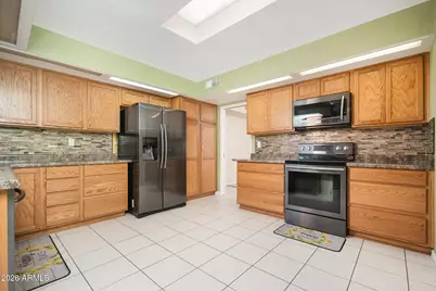 9304 W Briarwood Circle, Sun City, AZ 85351 - Photo 14