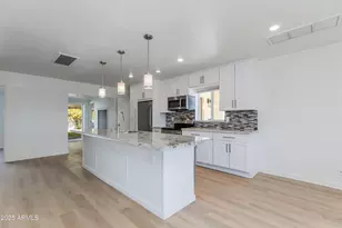 4322 E Mulberry Dr, Phoenix, AZ 85018 - Photo 12