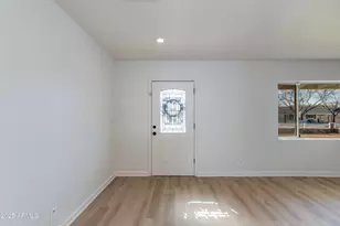 4322 E Mulberry Dr, Phoenix, AZ 85018 - Photo 8