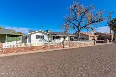 4322 E Mulberry Drive, Phoenix, AZ 85018 - Photo 2