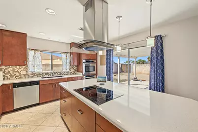 9758 N 68th Lane, Peoria, AZ 85345 - Photo 6