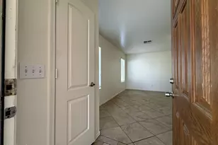 5807 N 73rd Dr, Glendale, AZ 85303 - Photo 6