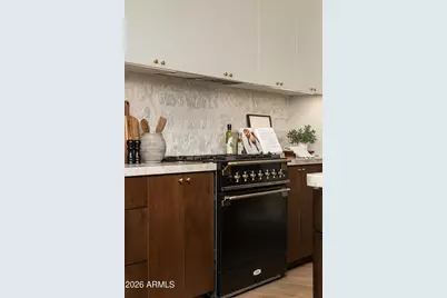 3124 E Squaw Peak Circle, Phoenix, AZ 85016 - Photo 2