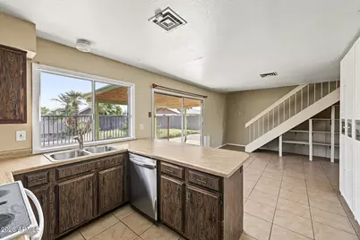 8717 W Clarendon Avenue, Phoenix, AZ 85037 - Photo 10