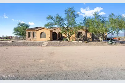 1602 E Lobo Street, San Tan Valley, AZ 85140 - Photo 2