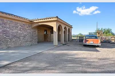 1602 E Lobo Street, San Tan Valley, AZ 85140 - Photo 4