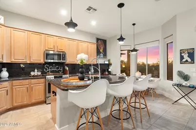22440 N 52nd Place, Phoenix, AZ 85054 - Photo 14