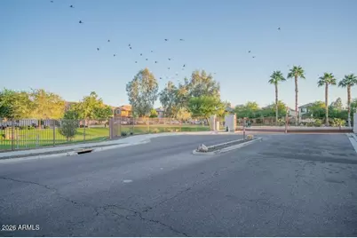 2437 N 73rd Drive, Phoenix, AZ 85035 - Photo 4