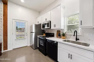 706 E Whitton Ave, Phoenix, AZ 85014 - Photo 8