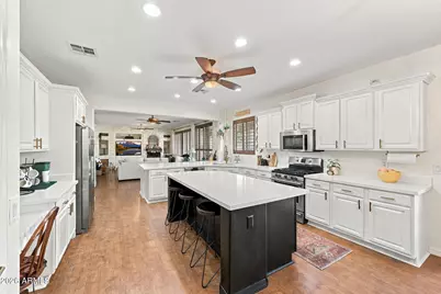 12518 W Milton Drive, Peoria, AZ 85383 - Photo 8