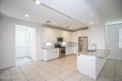 6349 W Raymond Street, Phoenix, AZ 85043 - Photo 10