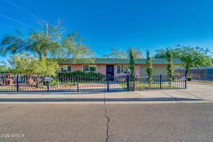 2827 W Foothill Dr, Phoenix, AZ 85027 - Photo 1