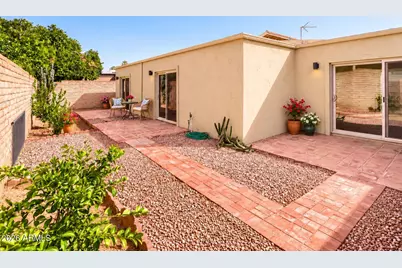 7918 E Bonnie Rose Avenue, Scottsdale, AZ 85250 - Photo 18