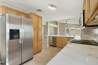 16198 W Banff Lane, Surprise, AZ 85379 - Photo 10