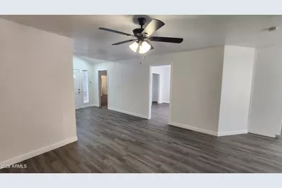 8926 N 55th Avenue, Glendale, AZ 85302 - Photo 4