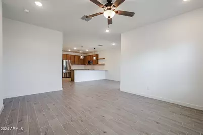 7813 N 80th Avenue, Glendale, AZ 85303 - Photo 10