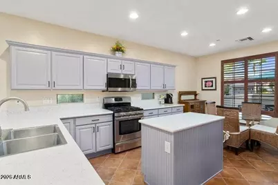 12404 W Fetlock Trail, Peoria, AZ 85383 - Photo 10