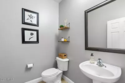 7325 N 72nd Avenue, Glendale, AZ 85303 - Photo 10