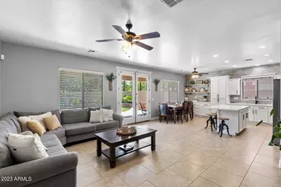 7325 N 72nd Avenue, Glendale, AZ 85303 - Photo 8