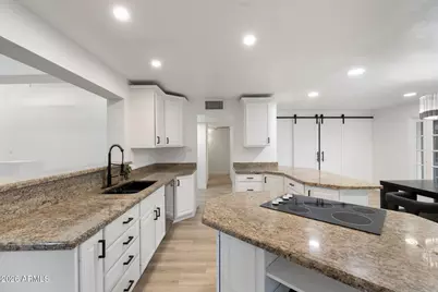 3202 E Oregon Avenue, Phoenix, AZ 85018 - Photo 8