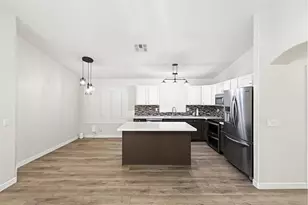 3211 E Kristal Way, Phoenix, AZ 85050 - Photo 6