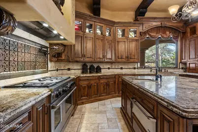 7008 N 68th Place, Paradise Valley, AZ 85253 - Photo 10