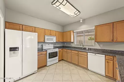 11018 W Tonto Lane, Peoria, AZ 85373 - Photo 8