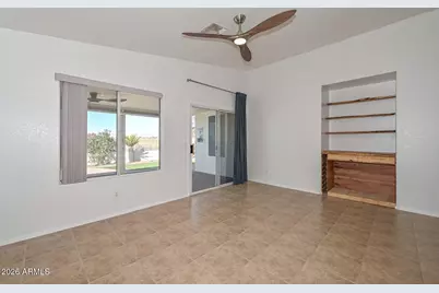 18084 N Coyote Lakes Parkway, Surprise, AZ 85378 - Photo 6