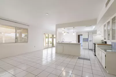 9739 W Riviera Drive, Sun City, AZ 85351 - Photo 10
