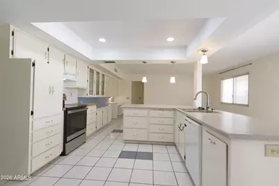 9739 W Riviera Drive, Sun City, AZ 85351 - Photo 8