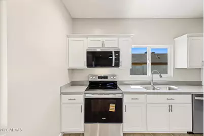 739 S Central Avenue #B, Avondale, AZ 85323 - Photo 12