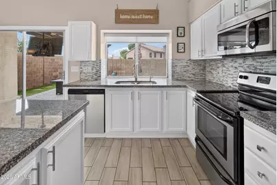 4765 E Bighorn Avenue, Phoenix, AZ 85044 - Photo 16