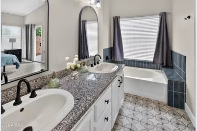 4765 E Bighorn Avenue, Phoenix, AZ 85044 - Photo 32