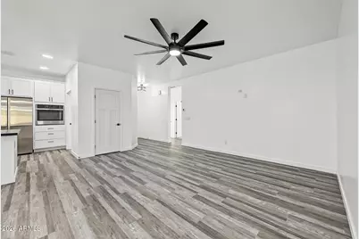 17298 W Gray Fox Trail, Surprise, AZ 85387 - Photo 8