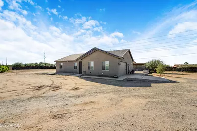 28204 N 256th Avenue, Wittmann, AZ 85361 - Photo 2