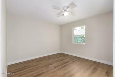 914 S 30th Drive, Phoenix, AZ 85009 - Photo 14