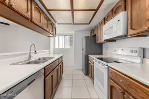 7510 E Thomas Rd, Scottsdale, AZ 85251 - Photo 8