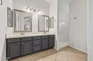 1807 E Dunbar Dr, Phoenix, AZ 85042 - Photo 18