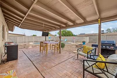 1642 W Kristal Way, Phoenix, AZ 85027 - Photo 18
