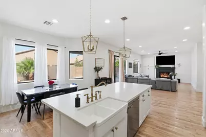 560 E Betsy Lane, Gilbert, AZ 85296 - Photo 12