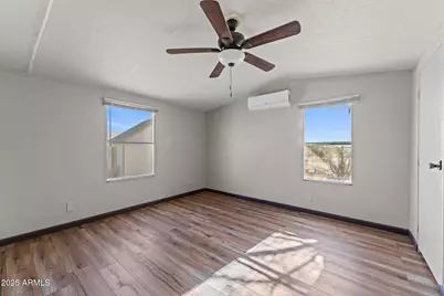 21199 W Escapee Way, Congress, AZ 85332 - Photo 10