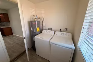 6527 N 67th Ave, Glendale, AZ 85301 - Photo 8