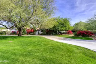 9825 N 51st Pl, Paradise Valley, AZ 85253 - Photo 1