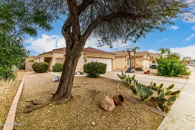11340 W Madisen Ellise Drive, Surprise, AZ 85378 - Photo 2