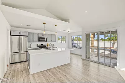 9809 N 67th Drive, Peoria, AZ 85345 - Photo 14