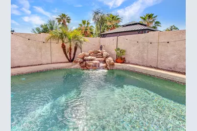 944 N Owl Circle, Gilbert, AZ 85234 - Photo 2